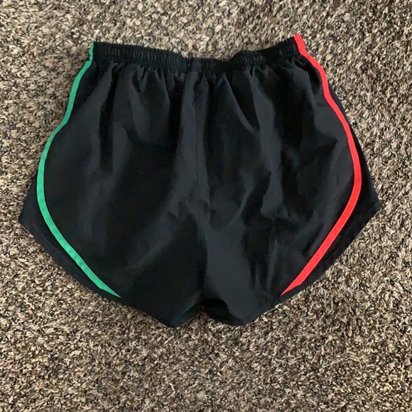 Nike Running Shorts - Picture 2 of 3